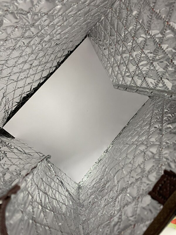 こちらはブラウンのカラーです