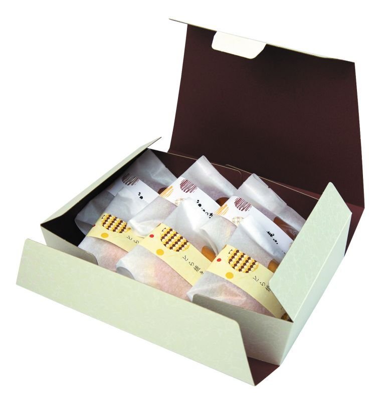 大サイズ　内側はこげ茶色です