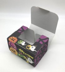 内面は白色です